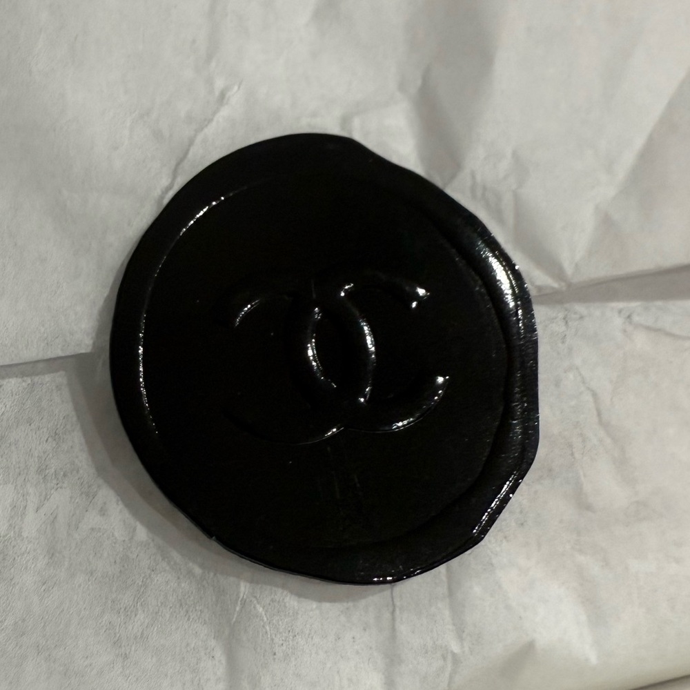 Chanel Gift Box - Picture 13 of 15